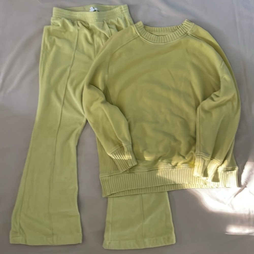 Sweatshirt and matching flare leggings